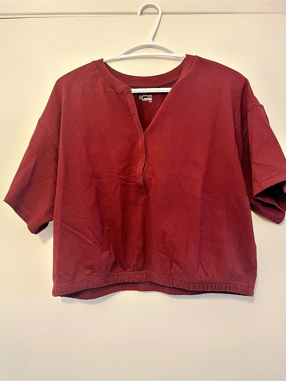 Offline by Aerie Let'Small Stretch Cropped T-Shirt Short Sleeve Henley Top in